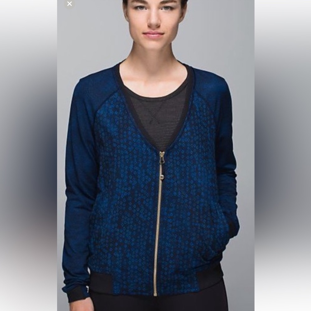 EUC- Lululemon H'Om Run Jacket-‎ size 4
